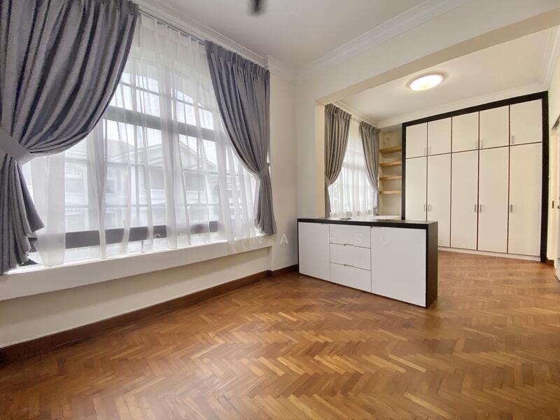 Master room with spacial study area