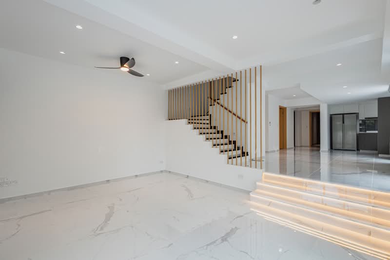 Golden Hill Estate, Li Hwan Drive, 7 Bedrooms, 4,305 sqft, Semi-Detached House For Sale, by Paullyn Tay, 500019306 - Living Room - PropertyGuru.com.sg