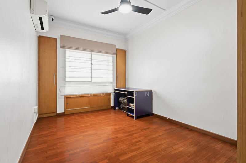 Common Room (Beside Living Room)