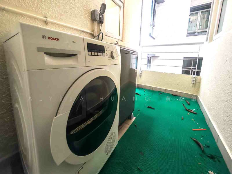 The Floravale, 218 Westwood Avenue, Room Rental, 150 sqft, Executive Condominium For Rent, by Alyssa Huang 黄家敏, 500019372 - Balcony - PropertyGuru.com.sg
