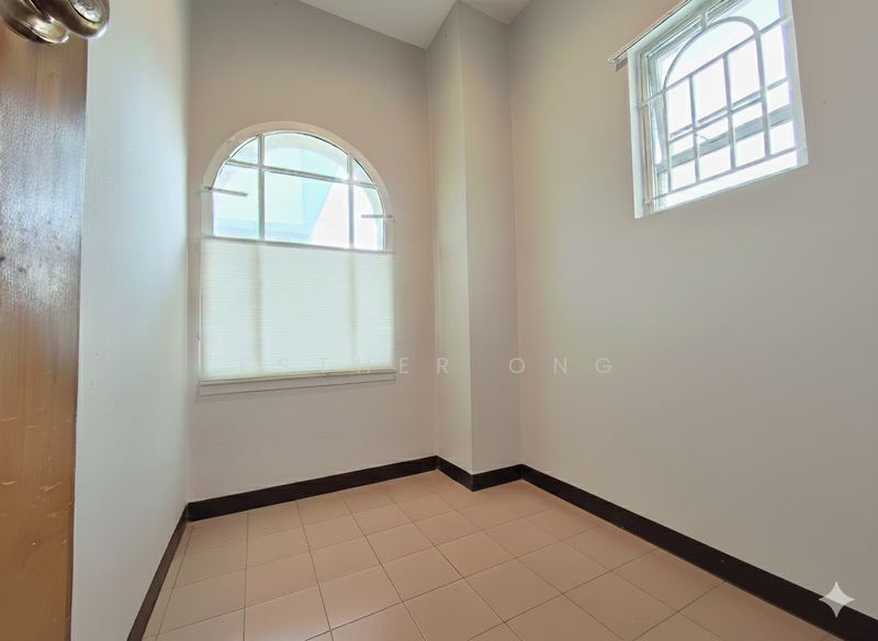 1st Storey: Helper Room