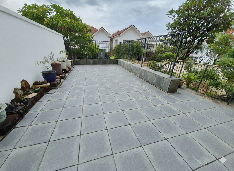 1st Storey: Patio