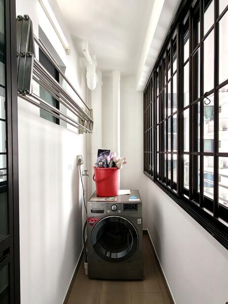 Laundry service yard