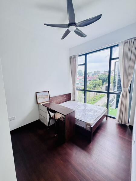 Master Bedroom $1850