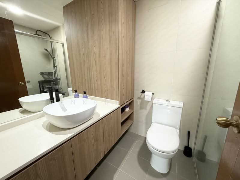 East Meadows, 30 Tanah Merah Kechil Road, Room Rental, 150 sqft, Condominium For Rent, by Bennedict Tan, 500019568 - Bathroom - PropertyGuru.com.sg