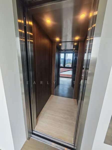 Grove Drive Detached House For Sale at S$ 19,800,000 | PropertyGuru Singapore - lift