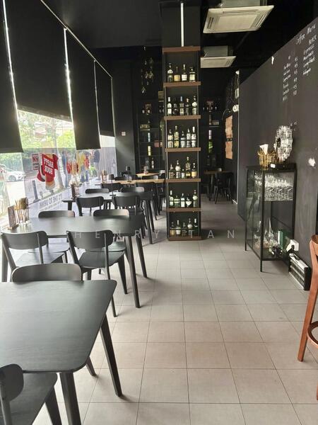 Hexacube, 160 Changi Road, 786 sqft, Mall Shop For Sale, by Henry Tan, 500019651 - Interior - CommercialGuru.com.sg