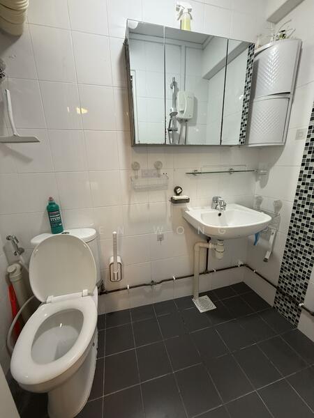 406 Sin Ming Avenue, 406 Sin Ming Avenue, 2 Bedrooms, 689 sqft, HDB Flat For Rent, by Ken Wong, 500019687 - Bathroom - PropertyGuru.com.sg