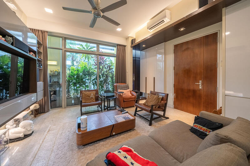 Lighthouse, 161B Jalan Loyang Besar, Changi Airport / Changi Village, 4 Bedrooms, 2,939 sqft, Condominium For Sale, by Shaun Tham, 500019690 - Living Room - PropertyGuru.com.sg
