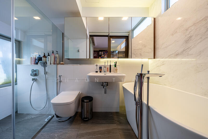 Lighthouse, 161B Jalan Loyang Besar, Changi Airport / Changi Village, 4 Bedrooms, 2,939 sqft, Condominium For Sale, by Shaun Tham, 500019690 - Bathroom - PropertyGuru.com.sg