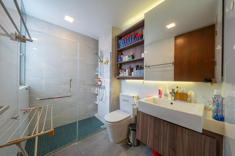 Lighthouse, 161B Jalan Loyang Besar, Changi Airport / Changi Village, 4 Bedrooms, 2,939 sqft, Condominium For Sale, by Jessin Chua, 500019695 - Bathroom - PropertyGuru.com.sg