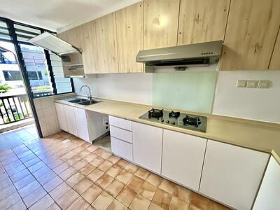 For Rent - D10-11 Bukit timah beauty world mrt 4 bedroom house