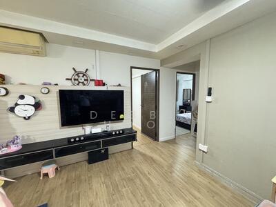 For Sale - 728 Woodlands Circle