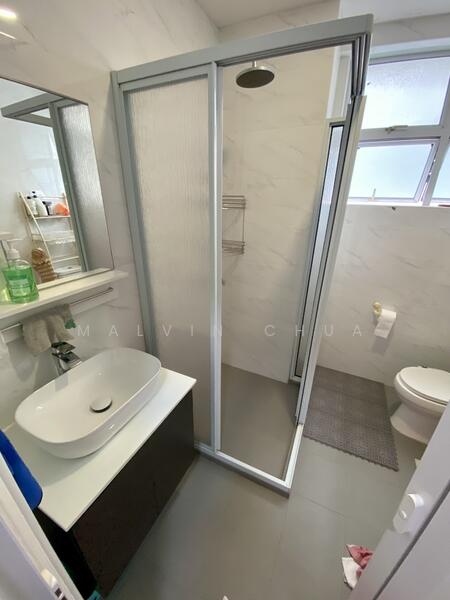 Common Bathroom (BR 3)