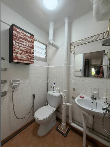 109 Ang Mo Kio Avenue 4, 109 Ang Mo Kio Avenue 4, 2 Bedrooms, 721 sqft, HDB Flat For Sale, by Michael Min, 500019886 - Bathroom - PropertyGuru.com.sg