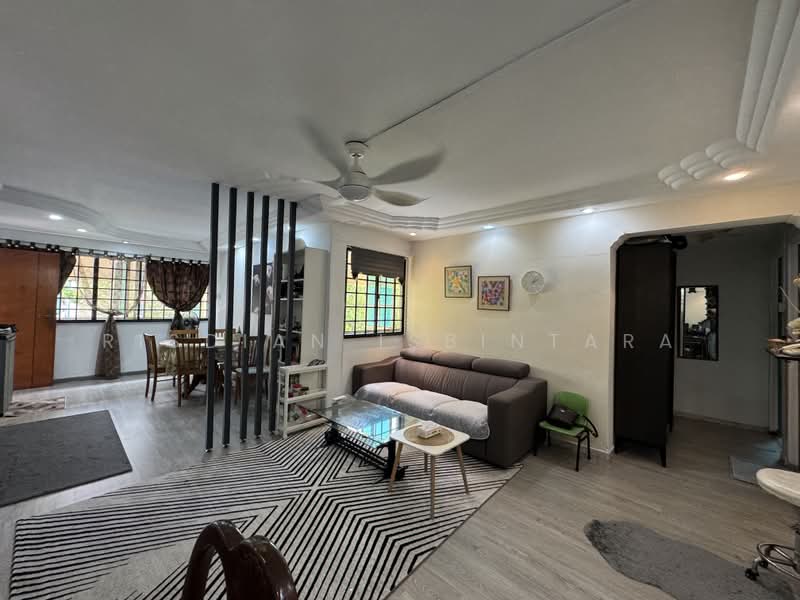 220 Tampines Street 24, 220 Tampines Street 24, 3 Bedrooms, 1,001 sqft, HDB Flat For Sale, by Risdian Isbintara, 500019891 - Living Room - PropertyGuru.com.sg