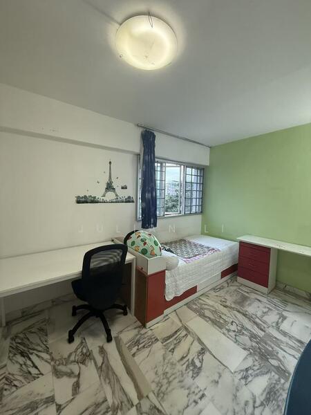 374 Clementi Avenue 4, 374 Clementi Avenue 4, 3 Bedrooms, 1,000 sqft, HDB Flat For Rent, by Julian Li, 500019897 - Bedroom - PropertyGuru.com.sg