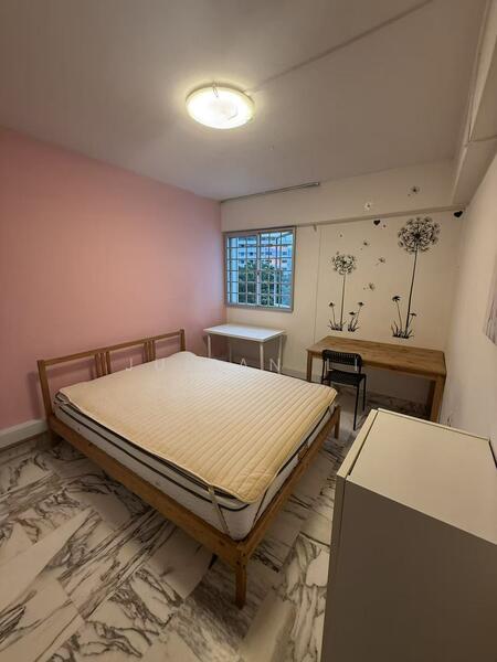 374 Clementi Avenue 4, 374 Clementi Avenue 4, 3 Bedrooms, 1,000 sqft, HDB Flat For Rent, by Julian Li, 500019897 - Bedroom - PropertyGuru.com.sg