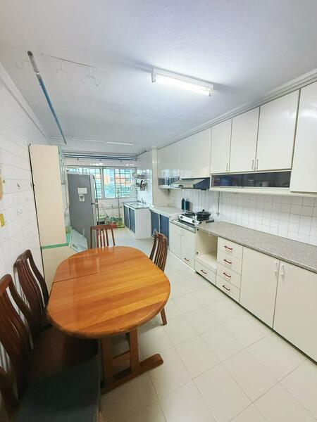 374 Clementi Avenue 4, 374 Clementi Avenue 4, 3 Bedrooms, 1,000 sqft, HDB Flat For Rent, by Julian Li, 500019897 - Kitchen - PropertyGuru.com.sg