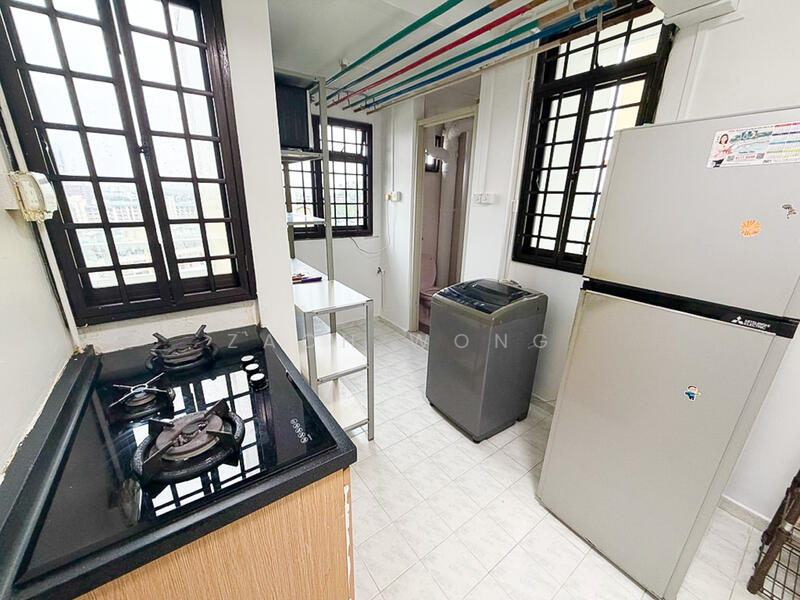 83 Commonwealth Close, 83 Commonwealth Close, 2 Bedrooms, 646 sqft, HDB Flat For Rent, by Zach Wong, 500020138 - Kitchen - PropertyGuru.com.sg