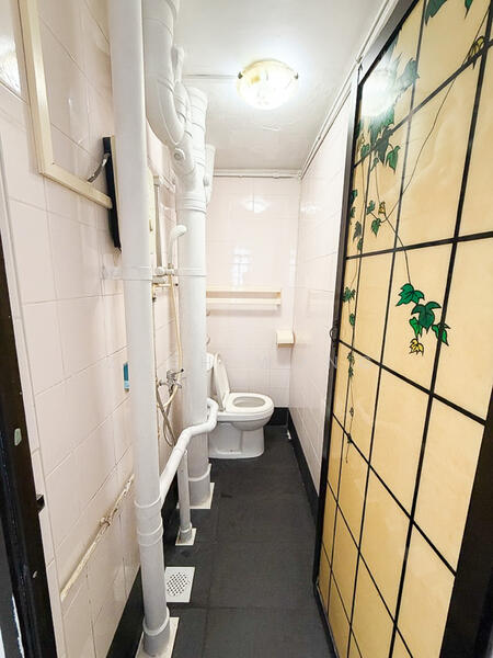 83 Commonwealth Close, 83 Commonwealth Close, 2 Bedrooms, 646 sqft, HDB Flat For Rent, by Zach Wong, 500020138 - Bathroom - PropertyGuru.com.sg