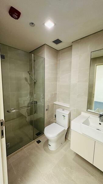 Centrium Square (Office), 320 Serangoon Rd, 650 sqft, Office For Rent, by Jessica Loh, 500020255 - Bathroom - CommercialGuru.com.sg