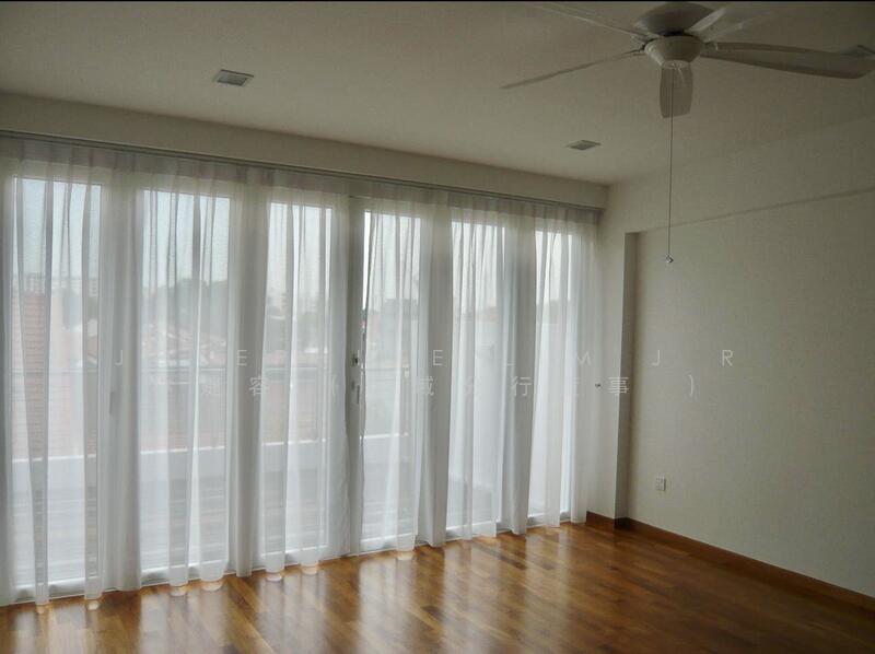 West Coast Lane Terraced House For Sale at S$ 5,750,000 | PropertyGuru Singapore - Living Room