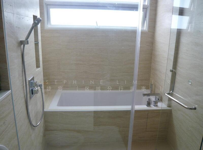 West Coast Lane Terraced House For Sale at S$ 5,750,000 | PropertyGuru Singapore - Bathroom