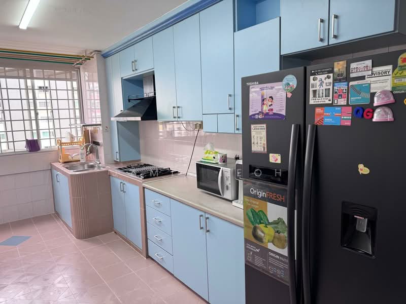 130 Simei Street 1 HDB Flat For Sale at S$ 618,000 | PropertyGuru Singapore - Kitchen