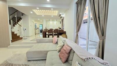 For Sale - Burgundy Hill