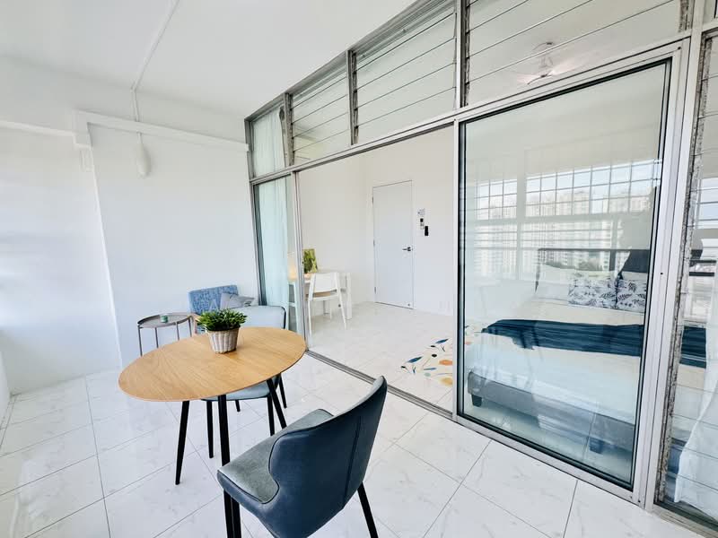 Ridgewood Condominium, 1 Ridgewood Close, Room Rental, 120 sqft, Condominium For Rent, by Jaclyn Chua, 500020431 - Level 11 R5) Premium Common Queen - PropertyGuru.com.sg