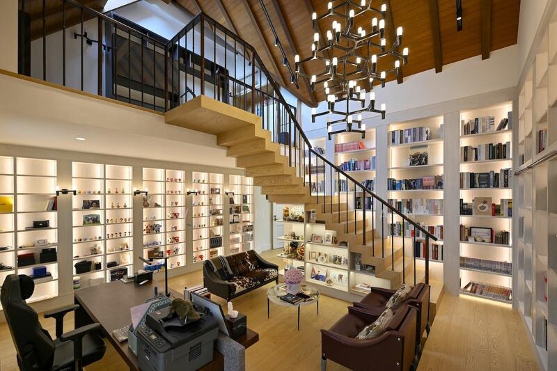 Study adjoining master bedroom