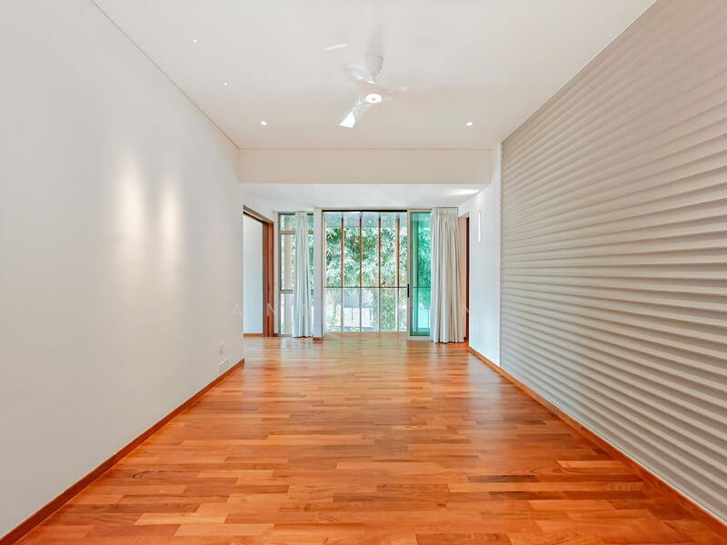 MBR with dual study, walk-in wardrobe