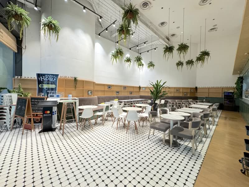 10m High Ceiling. Fitted F&B in Marina Bay/ CBD. No Takeover Fees, , 1,600 sqft, Food & Beverage For Rent, by Vivien Tan, 500020587 - Interior - CommercialGuru.com.sg