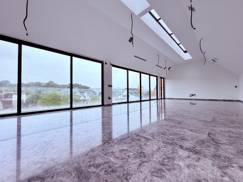 Living/Dining in the Sky