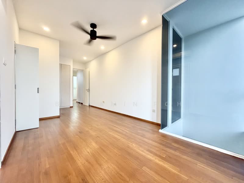 MODERN RENO 2.5STY, MINS WALK TO AMENITIES FOR RENT!!, SERANGOON GARDEN ESTATE, 4 Bedrooms, 3,800 sqft, Corner Terrace For Rent, by Benjamin Poh, 500020751 - Junior Master Bedroom - PropertyGuru.com.sg
