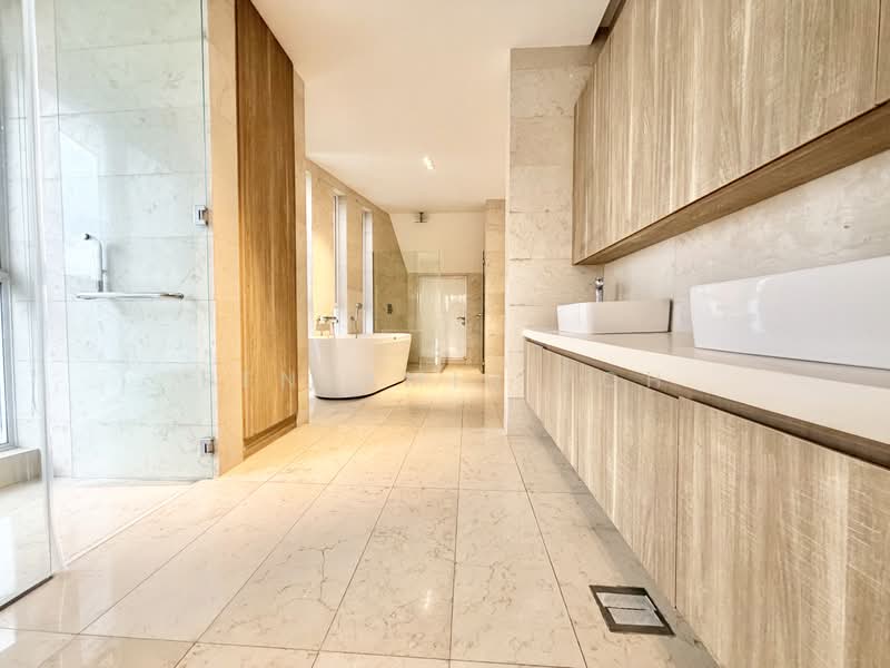 MODERN RENO 2.5STY, MINS WALK TO AMENITIES FOR RENT!!, SERANGOON GARDEN ESTATE, 4 Bedrooms, 3,800 sqft, Corner Terrace For Rent, by Benjamin Poh, 500020751 - Bathroom - PropertyGuru.com.sg