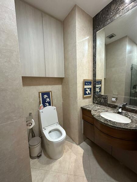 The Tessarina Condominium For Sale at S$ 3,568,888 | PropertyGuru Singapore - Bathroom