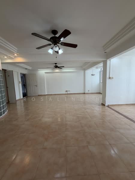 81 Lorong 4 Toa Payoh, 81 Lorong 4 Toa Payoh, 4 Bedrooms, 1,313 sqft, HDB Flat For Sale, by Rosalind Ng, 500020818 - Living Room - PropertyGuru.com.sg