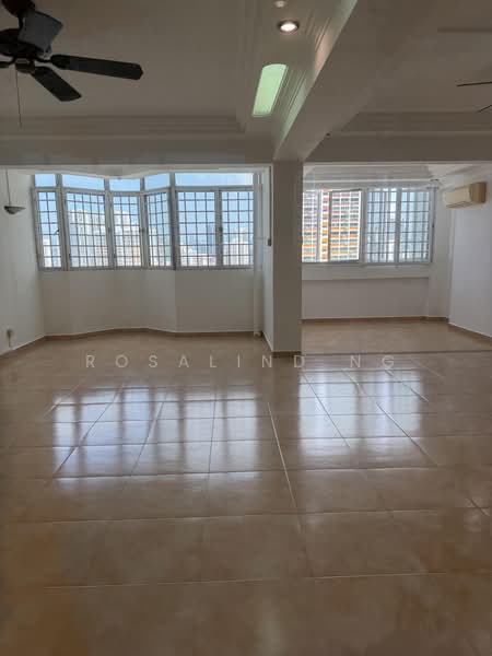 81 Lorong 4 Toa Payoh, 81 Lorong 4 Toa Payoh, 4 Bedrooms, 1,313 sqft, HDB Flat For Sale, by Rosalind Ng, 500020818 - Living Room - PropertyGuru.com.sg