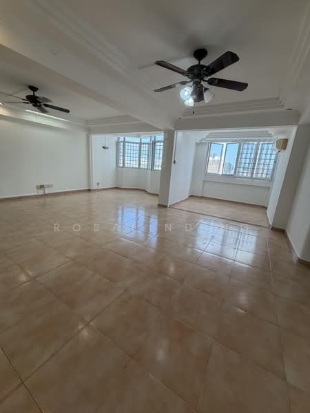 81 Lorong 4 Toa Payoh, 81 Lorong 4 Toa Payoh, 4 Bedrooms, 1,313 sqft, HDB Flat For Sale, by Rosalind Ng, 500020818 - Living Room - PropertyGuru.com.sg
