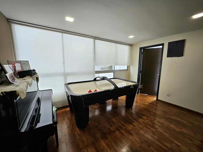 2nd Floor - Family Room 