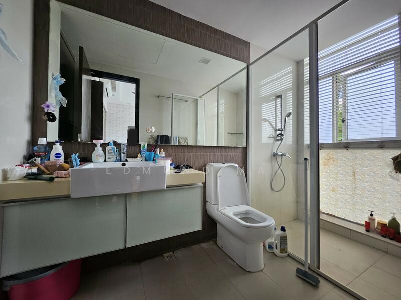 Bedroom Attached Bathroom