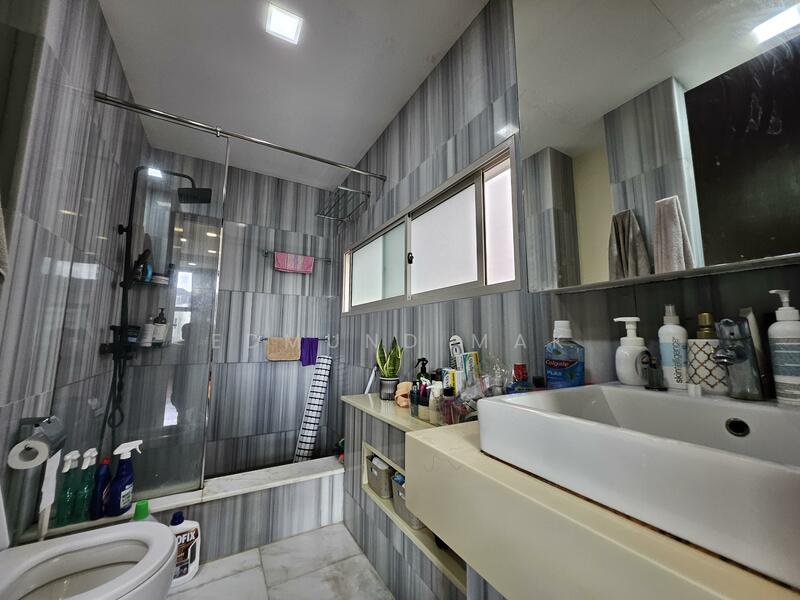 Bedroom Attached Bathroom