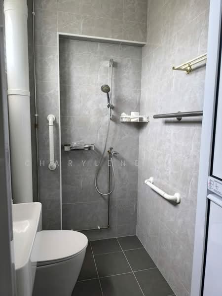 420 Fajar Road, 420 Fajar Road, 3 Bedrooms, 1,119 sqft, HDB Flat For Sale, by Charylene Yeo, 500020827 - Bathroom - PropertyGuru.com.sg