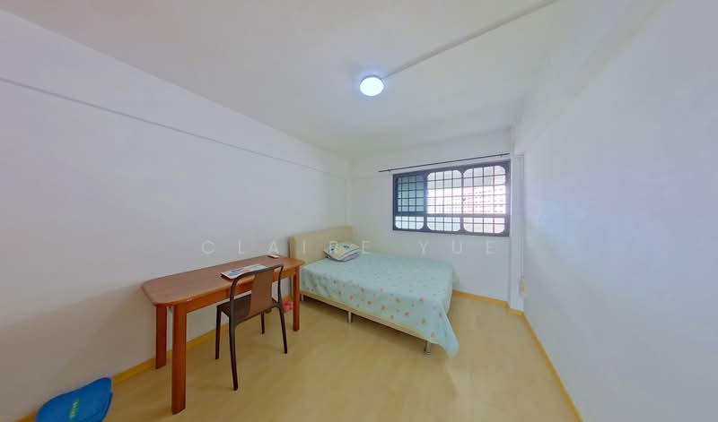 406 Hougang Avenue 10, 406 Hougang Avenue 10, 3 Bedrooms, 980 sqft, HDB Flat For Sale, by Claire Yue, 500020904 - Bedroom - PropertyGuru.com.sg