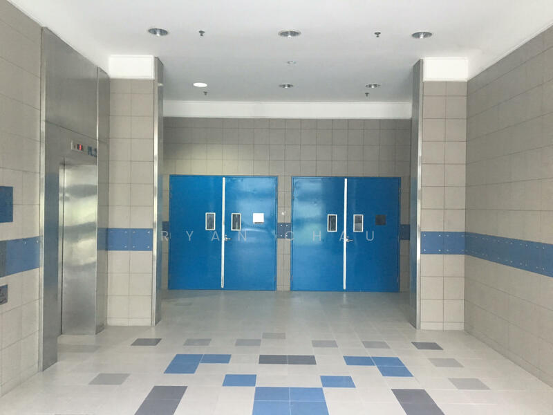 Corp Image | 5m Clear | Ample Bays @ Pandan, , 13,000 sqft, Warehouse For Rent, by Ryan Chau, 500020914 - Lift Lobby to Unit Entrance - CommercialGuru.com.sg