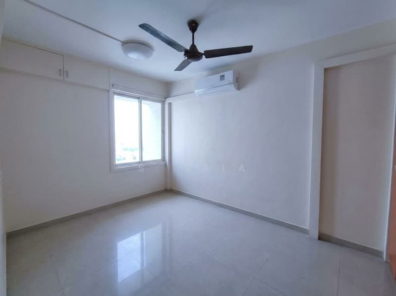 215 Bukit Batok Street 21 HDB Flat For Sale at S$ 421,000 | PropertyGuru Singapore - Interior