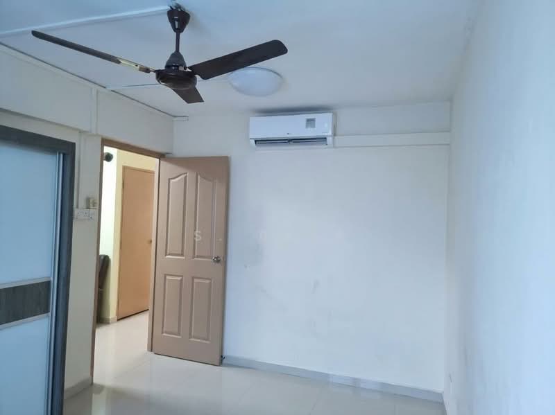 215 Bukit Batok Street 21 HDB Flat For Sale at S$ 421,000 | PropertyGuru Singapore - Interior