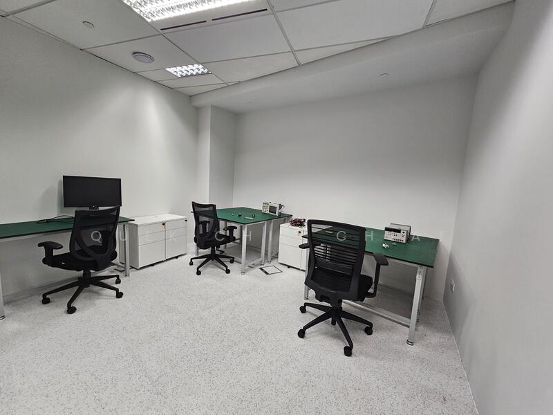 The Signature, 51 Changi Business Park Central 2, 2,723 sqft, Business / Science Park For Rent, by GERALD QUEK, 500020987 - Manager Room - CommercialGuru.com.sg